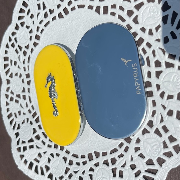 Compact mirror by Papyrus - Picture 2 of 8